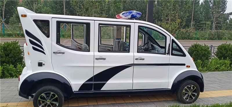镇原警用巡逻车