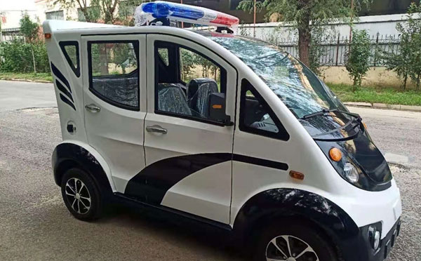 镇原警用巡逻车